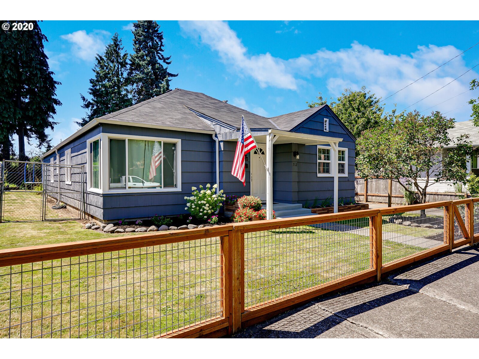 712 Walnut Street Lebanon, OR 97355 - Photo 1 of 32 Gallery Image 1