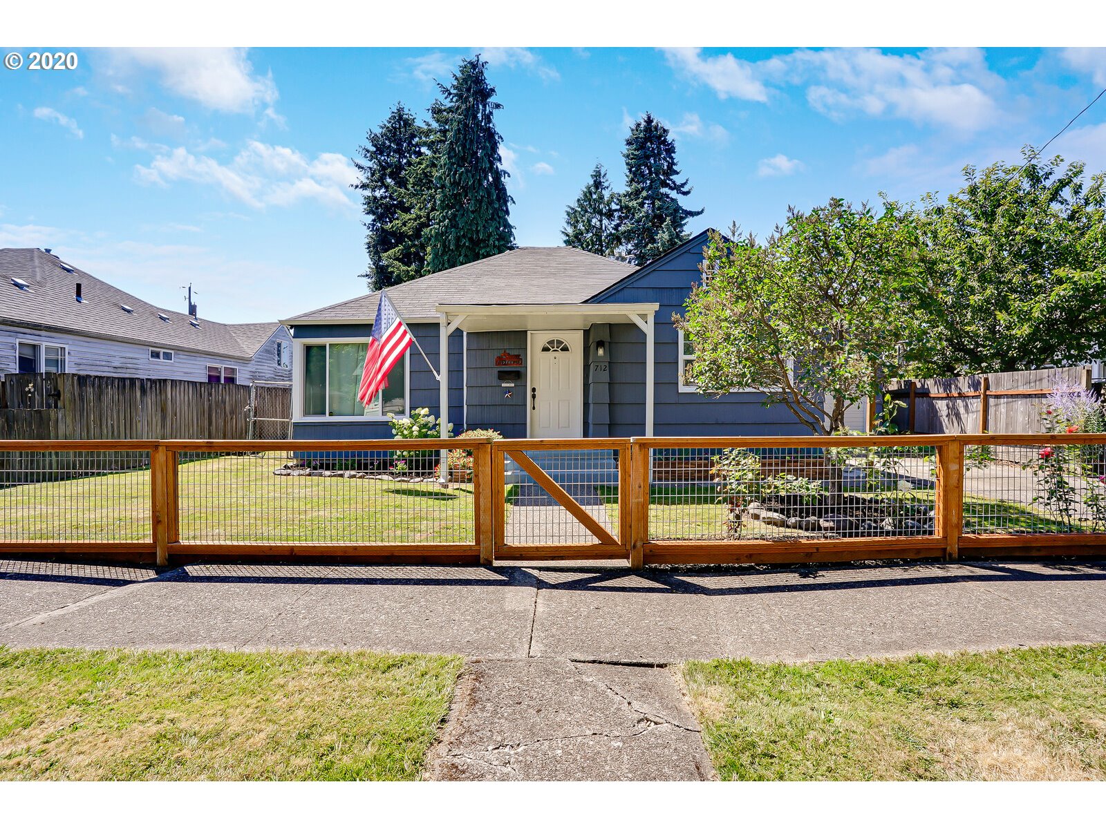712 Walnut Street Lebanon, OR 97355 - Photo 2 of 32 Gallery Image 2