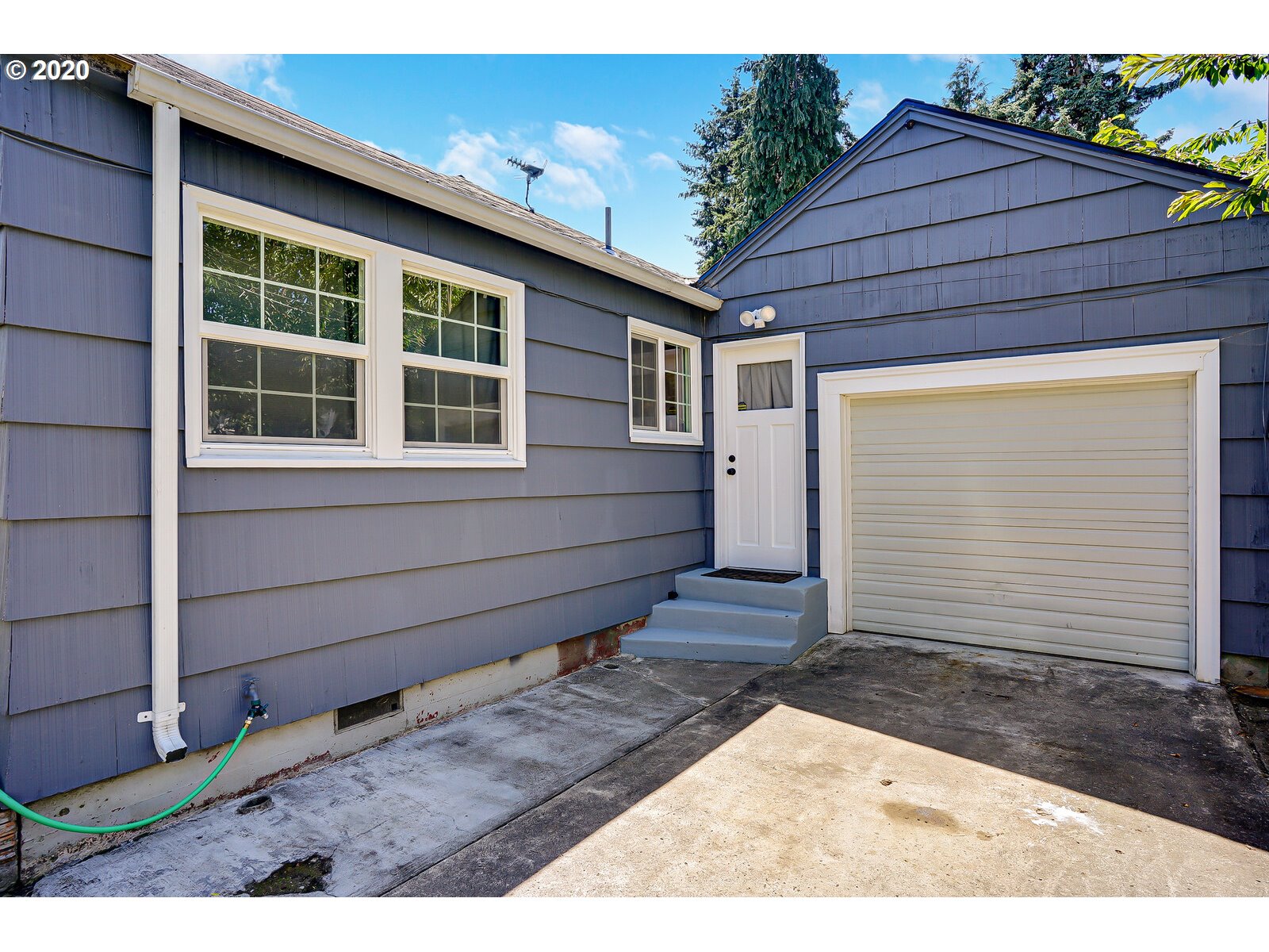 712 Walnut Street Lebanon, OR 97355 - Photo 3 of 32 Gallery Image 3