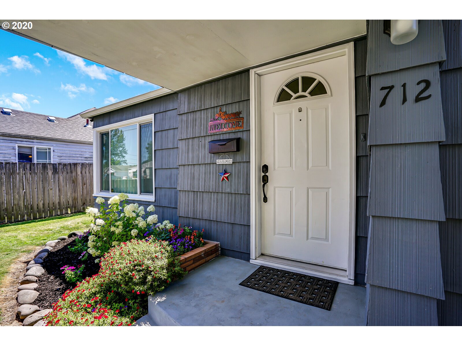 712 Walnut Street Lebanon, OR 97355 - Photo 4 of 32 Gallery Image 4