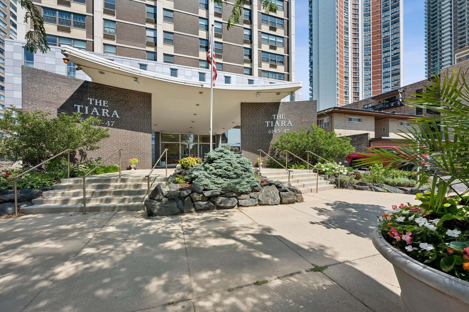 6147 North Sheridan Road, Unit 11A Chicago, IL 60660 - Photo 2 of 20 Gallery Image 2