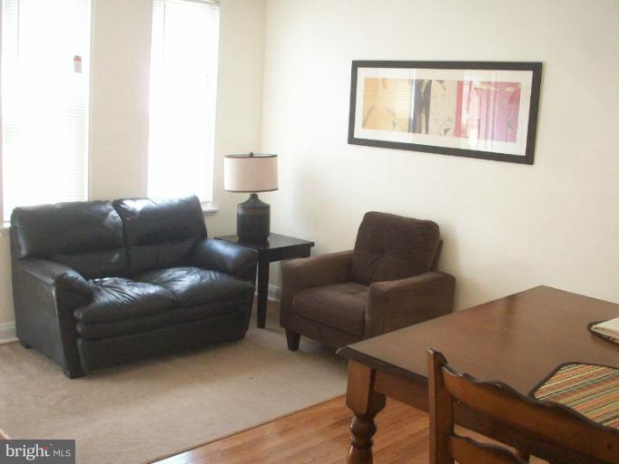 1630 Naturo Road Baltimore, MD 21286 - Photo 2 of 5 Living Room