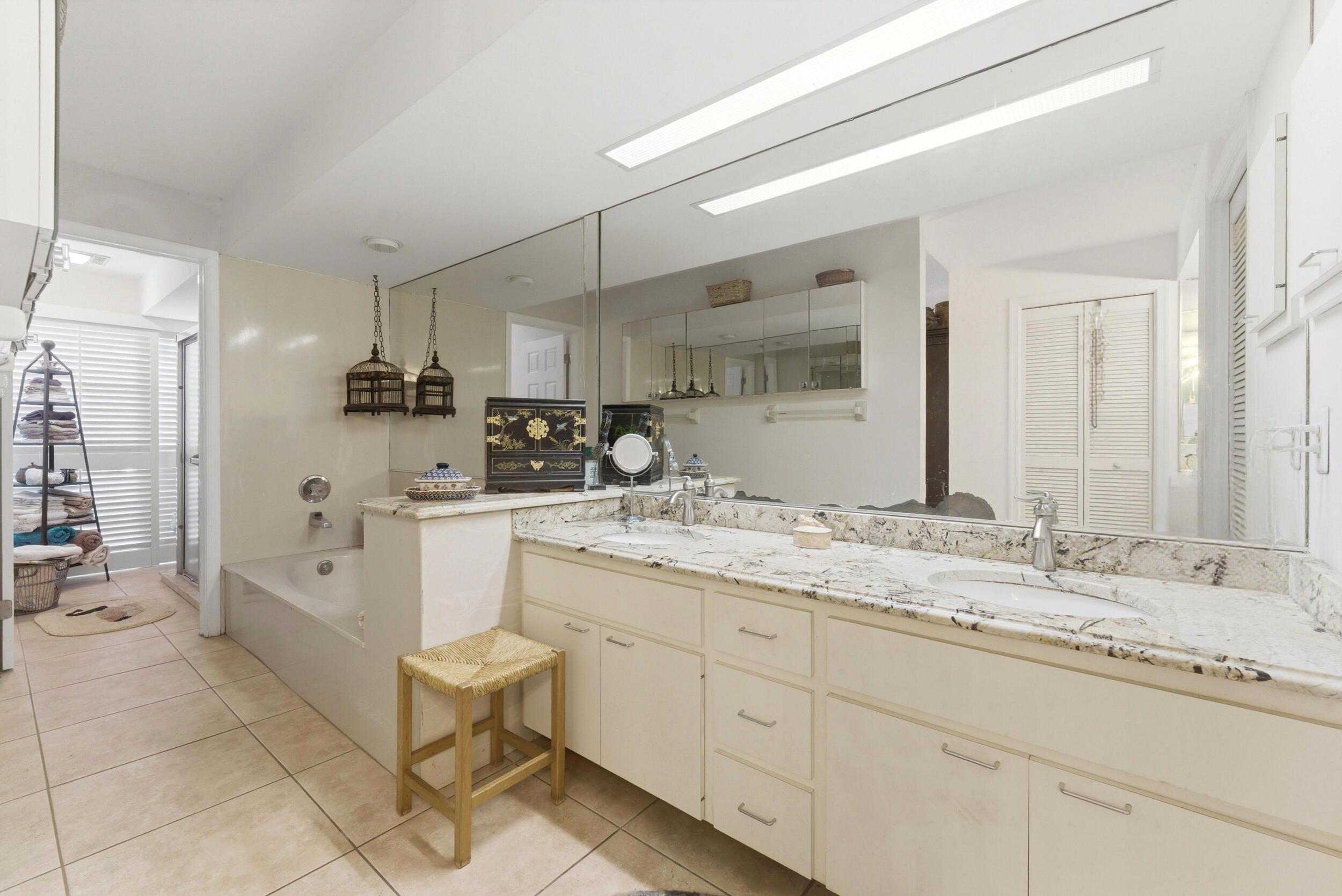 5370 Southeast Merion Way Stuart, FL 34997 - Photo 13 of 32 4_5370_se_merion_way_014