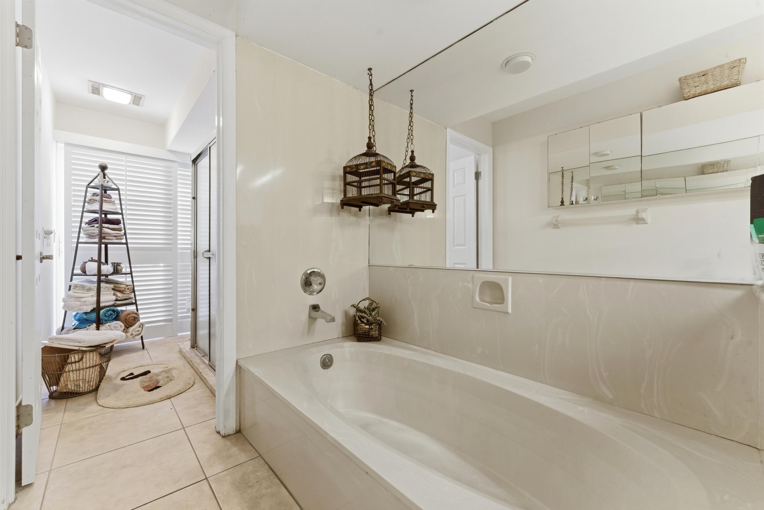 5370 Southeast Merion Way Stuart, FL 34997 - Photo 14 of 32 15_5370_se_merion_way_015