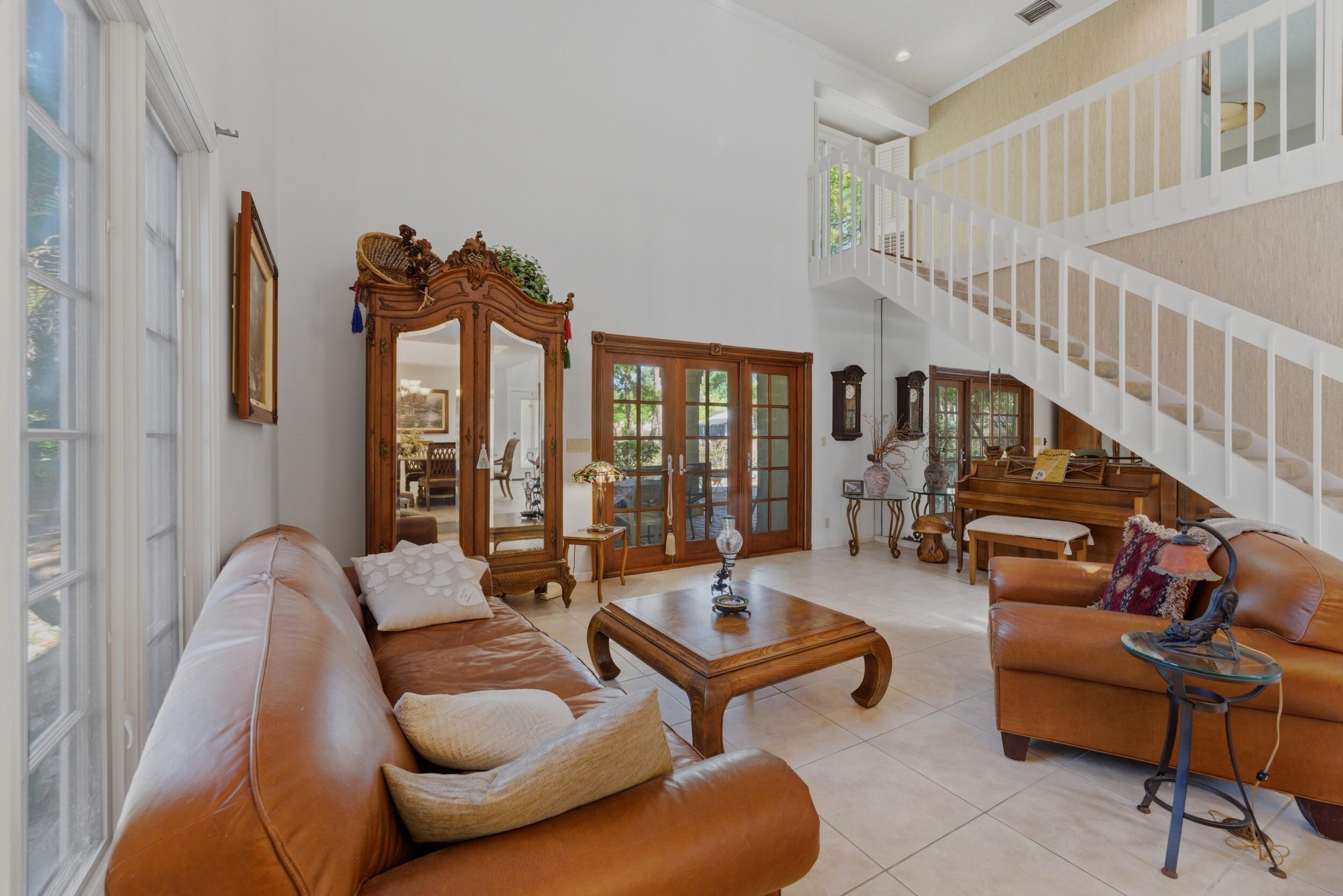 5370 Southeast Merion Way Stuart, FL 34997 - Photo 5 of 32 2_5370_se_merion_way_005