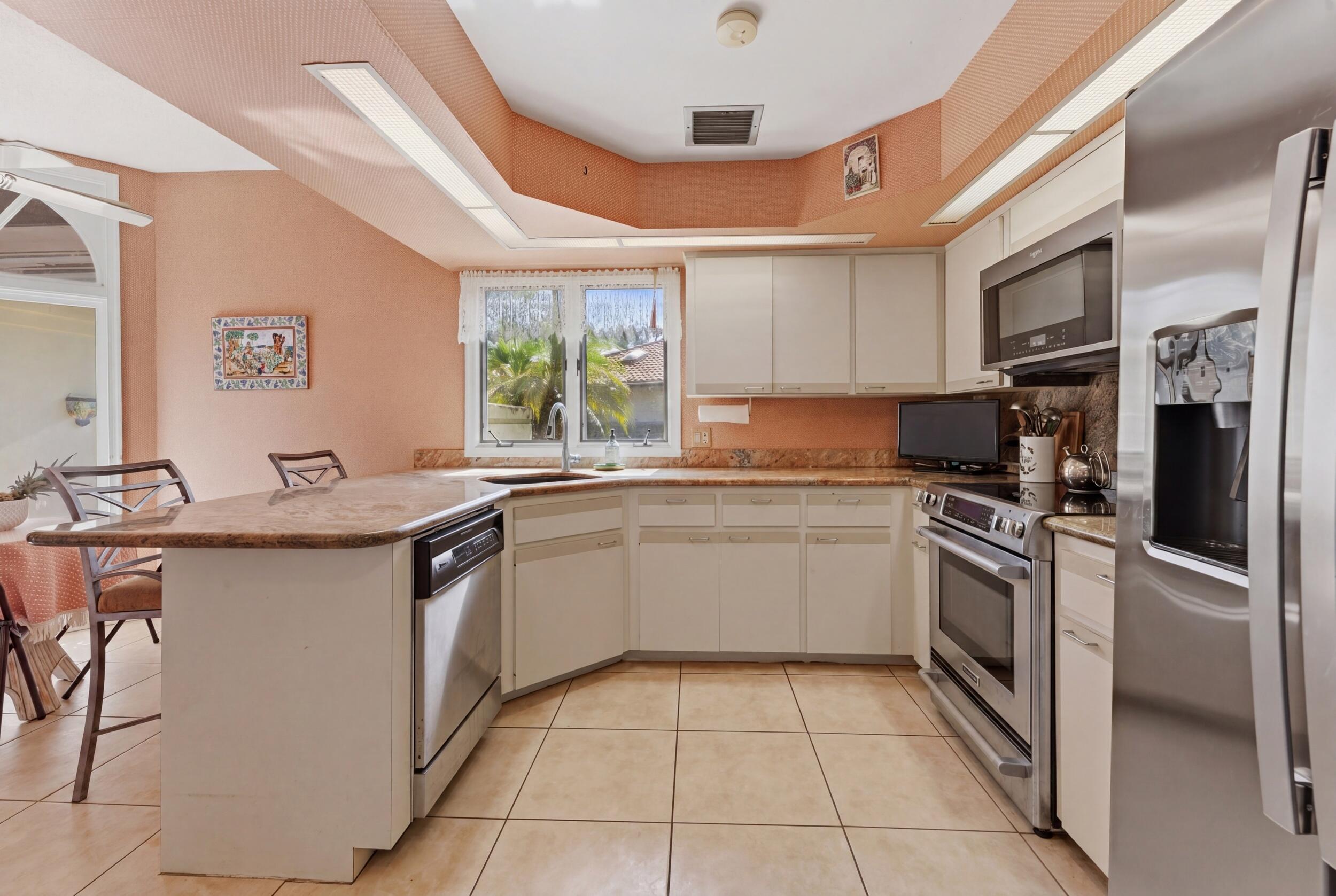 5370 Southeast Merion Way Stuart, FL 34997 - Photo 8 of 32 10_5370_se_merion_way_007