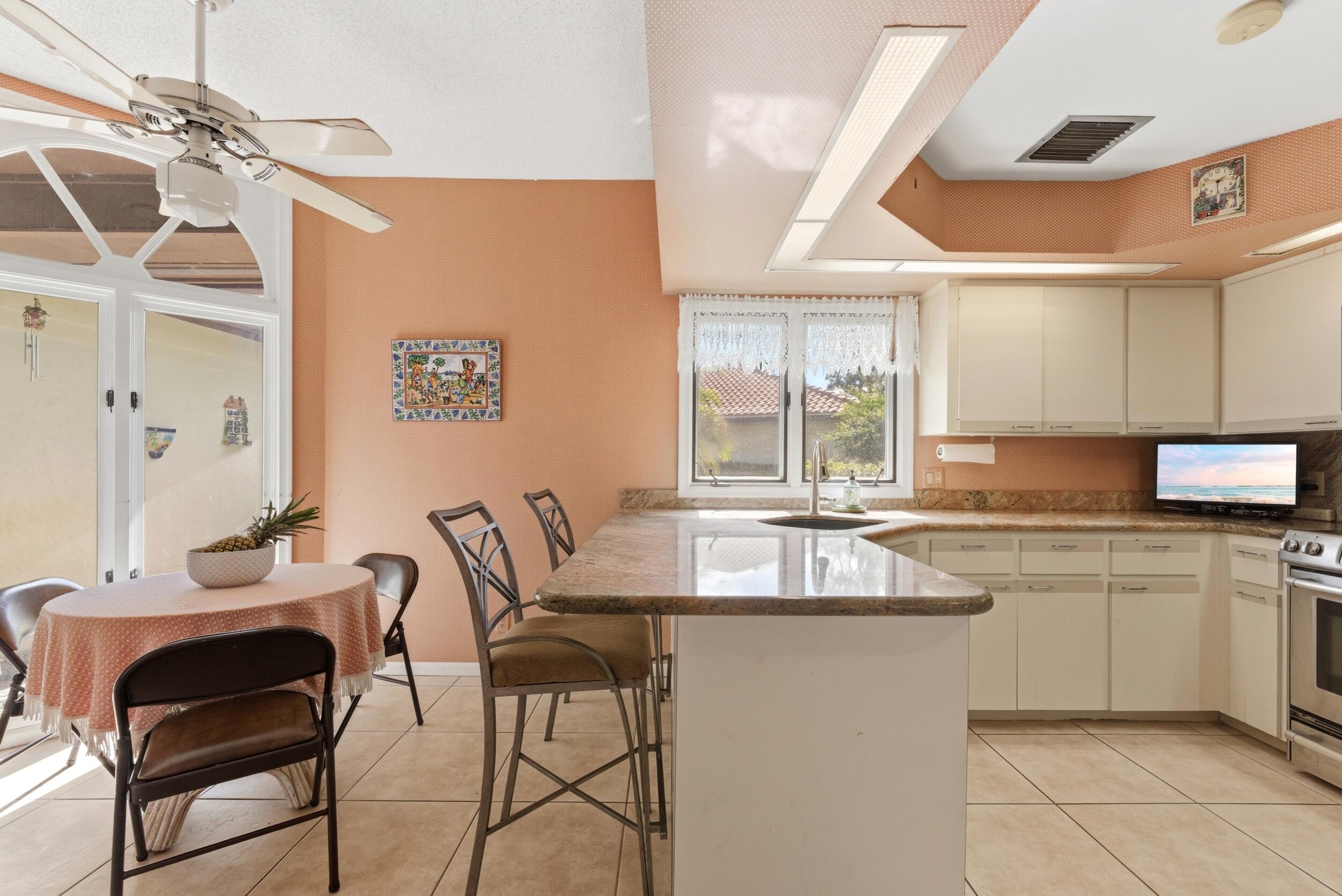 5370 Southeast Merion Way Stuart, FL 34997 - Photo 10 of 32 12_5370_se_merion_way_009