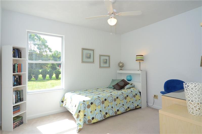 4 Wellington Court McKees Rocks, PA 15136 - Photo 16 of 24 BEDROOM WITH LIGHT SUNNY DECOR