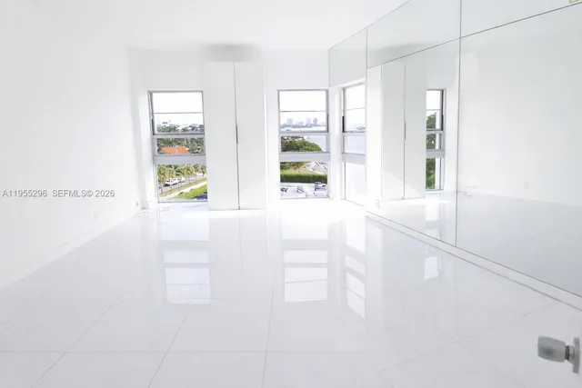 $2,925 | 880 Northeast 69th Street, Unit 8S, Miami, FL 33138