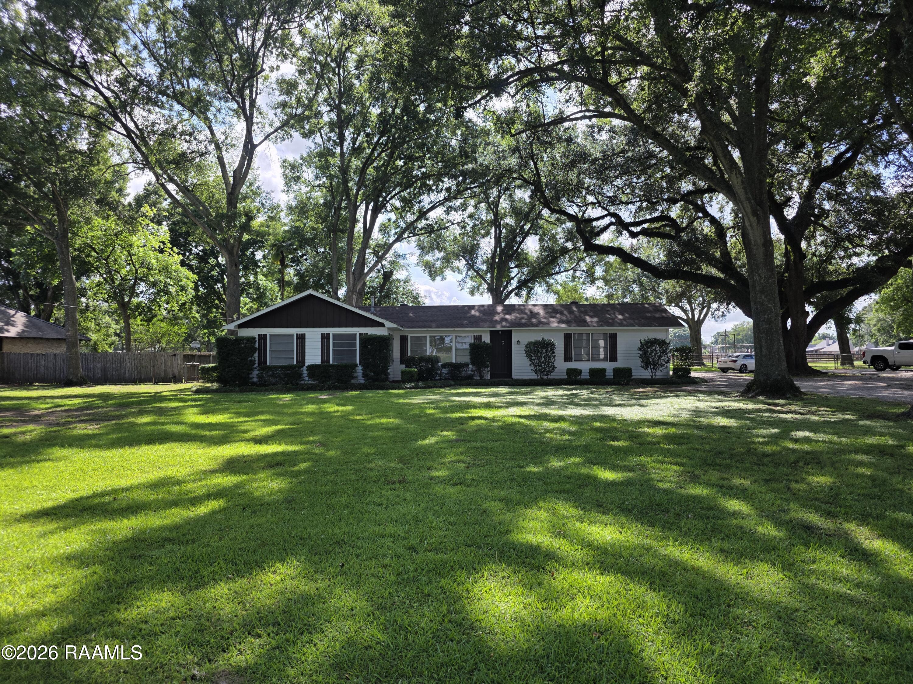 820 Westgate Road Lafayette, LA 70506 - Photo 2 of 13