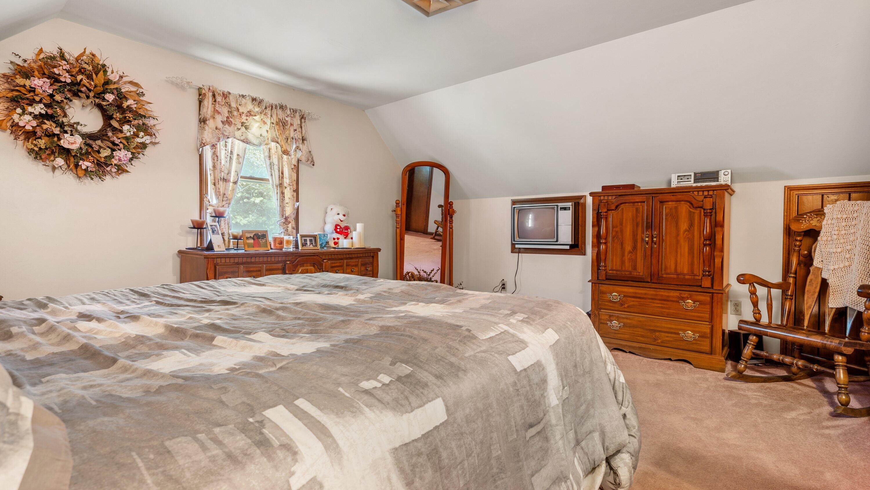 72 Bartlett Road Kittery Point, ME 03905 - Photo 25 of 31 kc primary bdrm pic 2