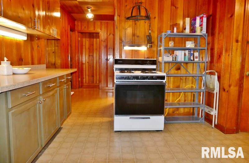851 Kim Moor Road Peoria, IL 61607 - Photo 11 of 22 Gallery Image 11