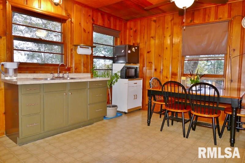 851 Kim Moor Road Peoria, IL 61607 - Photo 8 of 22 Gallery Image 8