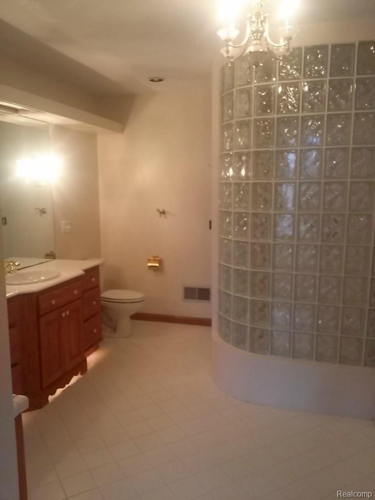 19711 Clark Road Belleville, MI 48111 - Photo 19 of 37 019.jpg
