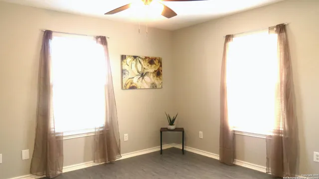 $245,000 | 303 North Windy Knoll Drive, Devine, TX 78016