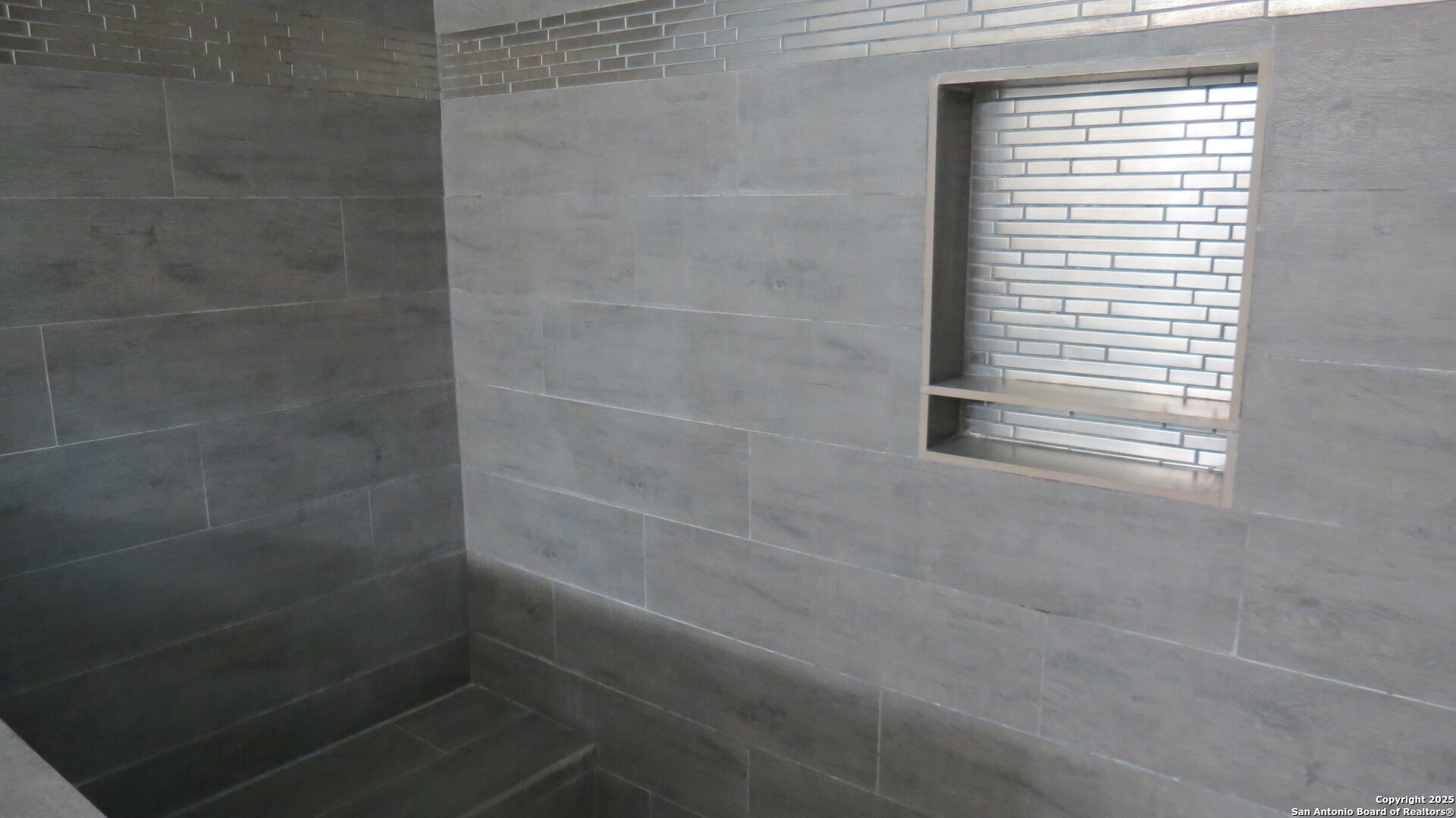 303 North Windy Knoll Drive Devine, TX 78016 - Photo 10 of 14