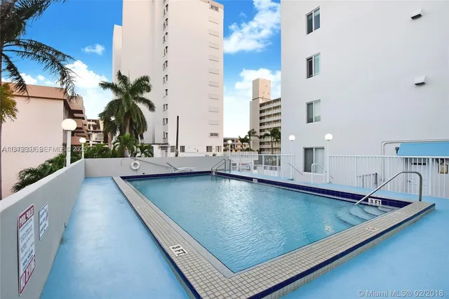 $3,000 | 1345 Lincoln Road, Unit 305, Miami Beach, FL 33139