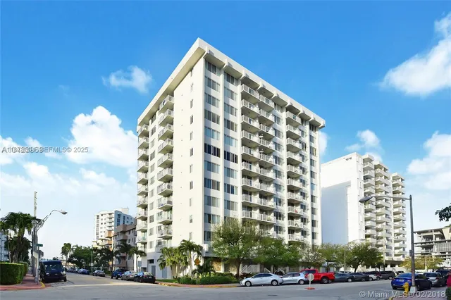 $3,000 | 1345 Lincoln Road, Unit 305, Miami Beach, FL 33139