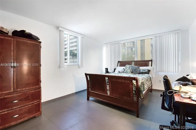 $3,000 | 1345 Lincoln Road, Unit 305, Miami Beach, FL 33139