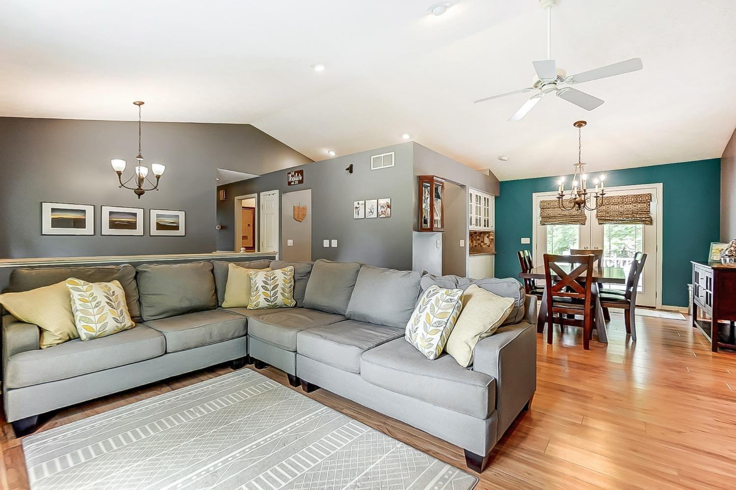 6747 Daleview Road Cincinnati, OH 45247 - Photo 6 of 41