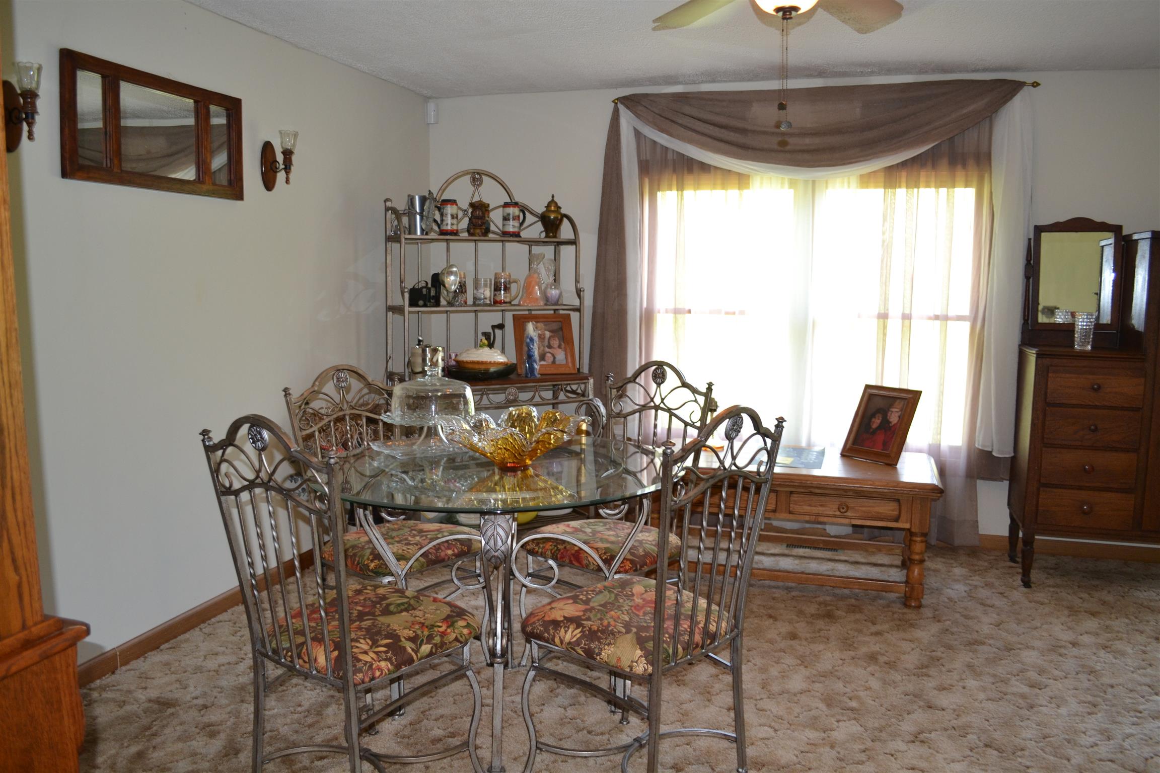 120 Rankin Road Hartsville, TN 37074 - Photo 10 of 20 DINING AREA IN NEW ADDITION; NICE ADDITION TO THIS HOME;