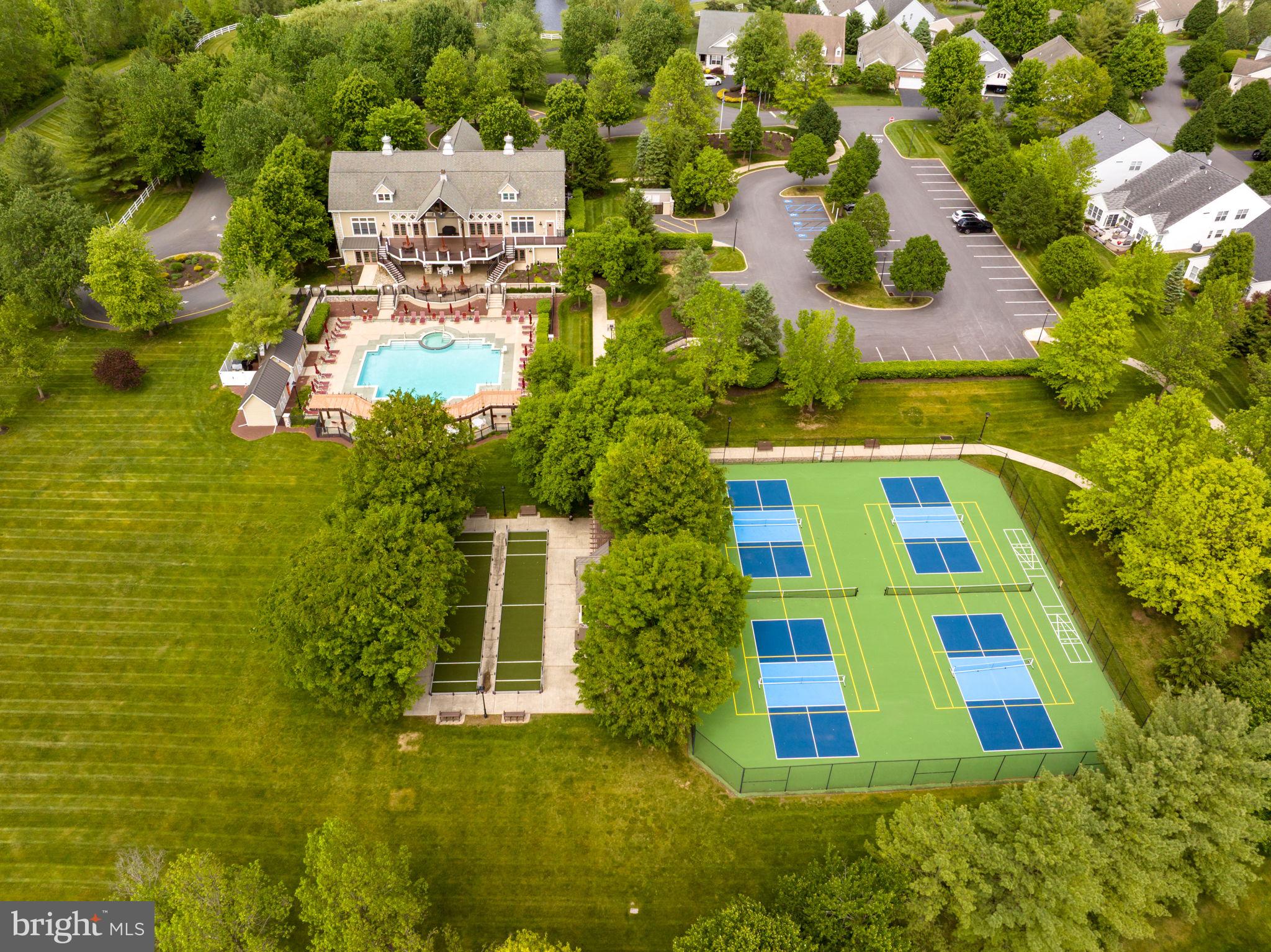 2040 Kingsview Road Macungie, PA 18062 - Photo 37 of 39 Tennis/Pickle ball courts