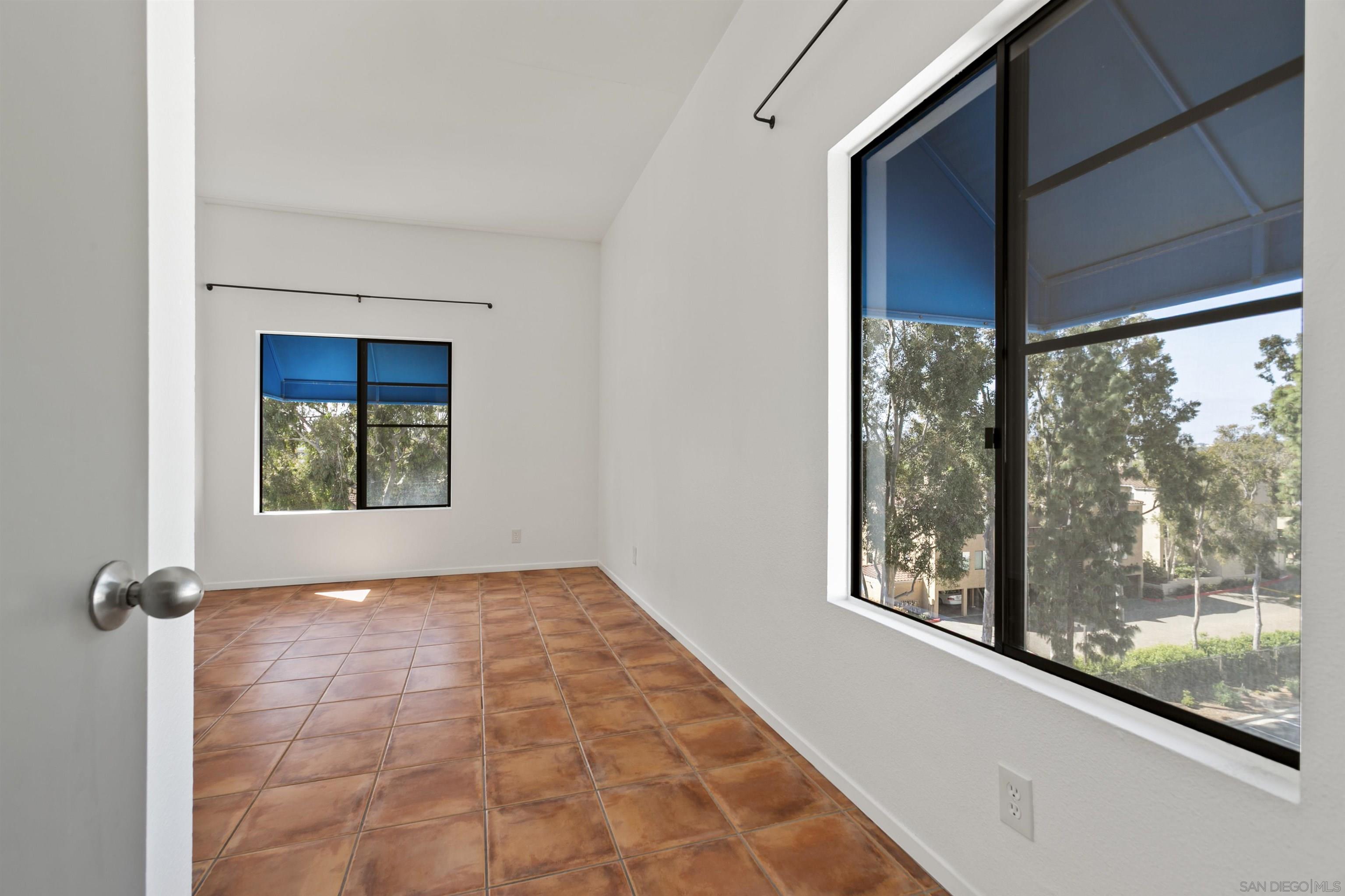 8328 Regents Road San Diego, CA 92122 - Photo 8 of 23