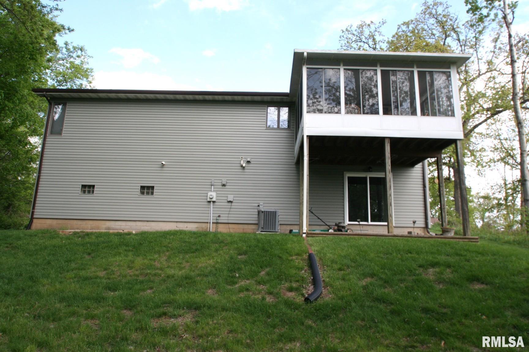 32 Roxbury Road Mackinaw, IL 61755 - Photo 3 of 30
