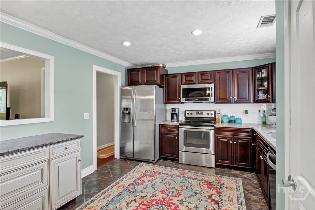 137 Scholar Road Guyton, GA 31312 - Photo 8 of 31 Kitchen