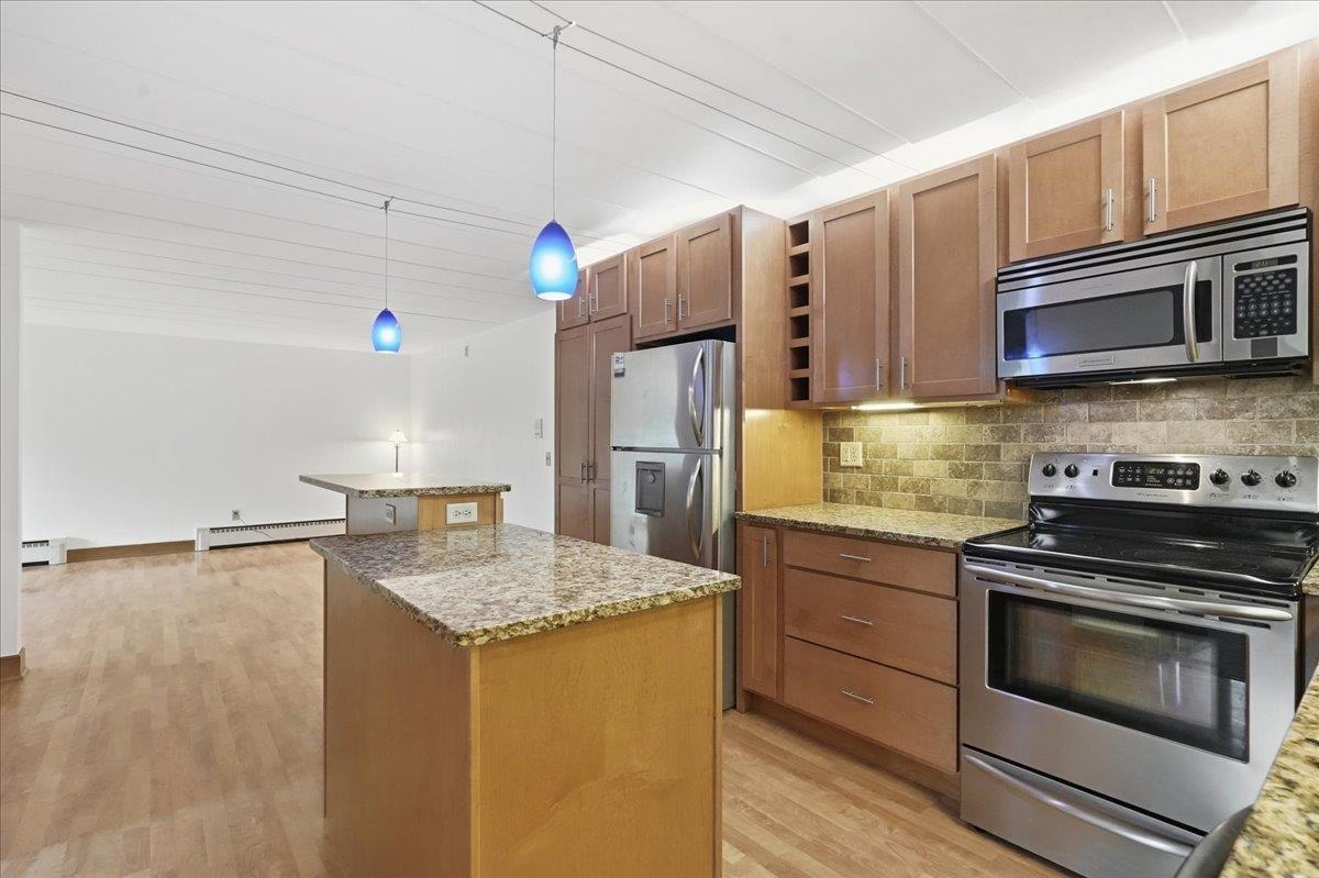 2051 Allen Boulevard, Unit 407 Middleton, WI 53562 - Photo 6 of 26