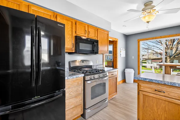 $259,900 | 122 Park Avenue, Charlotte, IA 52731