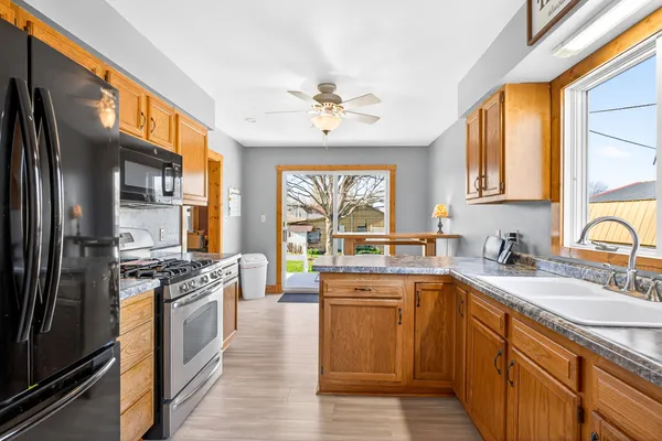 $259,900 | 122 Park Avenue, Charlotte, IA 52731