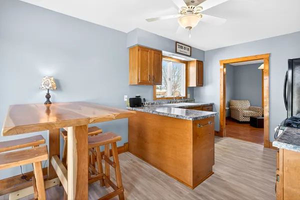 $259,900 | 122 Park Avenue, Charlotte, IA 52731
