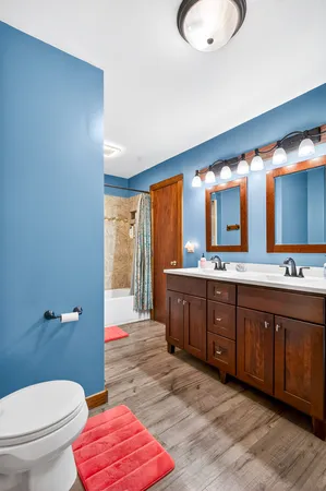 $259,900 | 122 Park Avenue, Charlotte, IA 52731