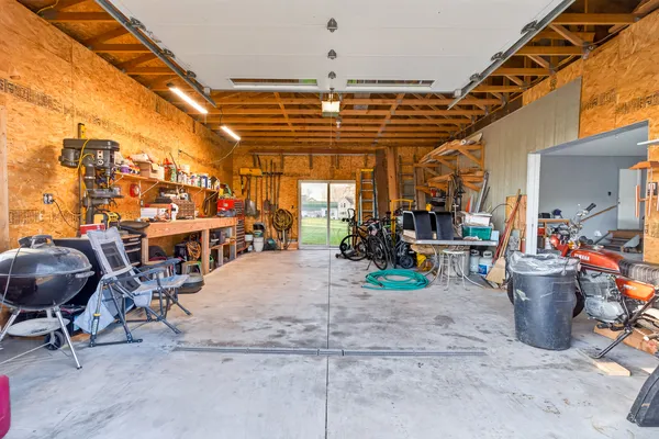 $259,900 | 122 Park Avenue, Charlotte, IA 52731