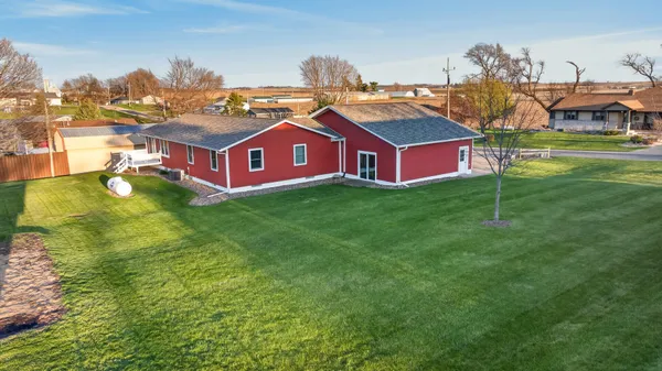 $259,900 | 122 Park Avenue, Charlotte, IA 52731