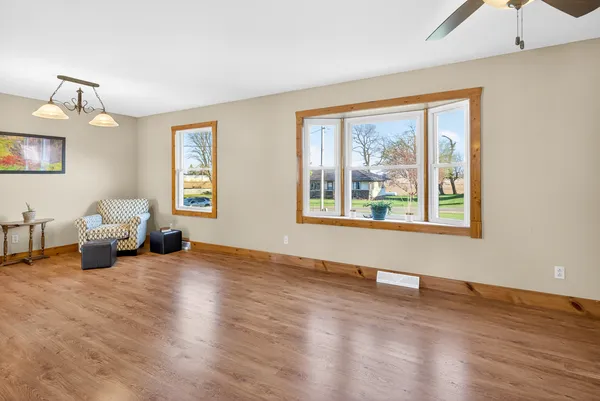 $259,900 | 122 Park Avenue, Charlotte, IA 52731