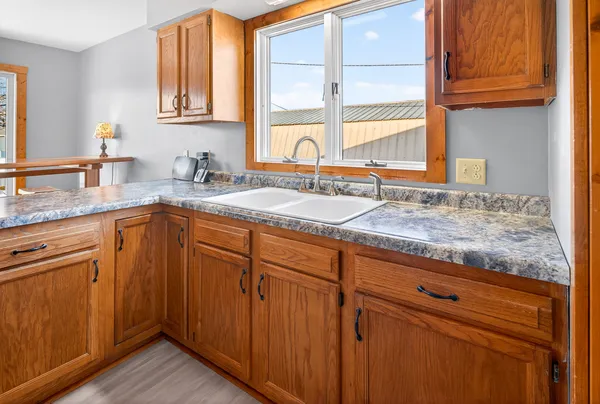 $259,900 | 122 Park Avenue, Charlotte, IA 52731