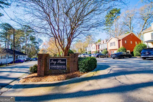 $145,000 | 145 Bowen Street, Unit B4, Carrollton, GA 30117