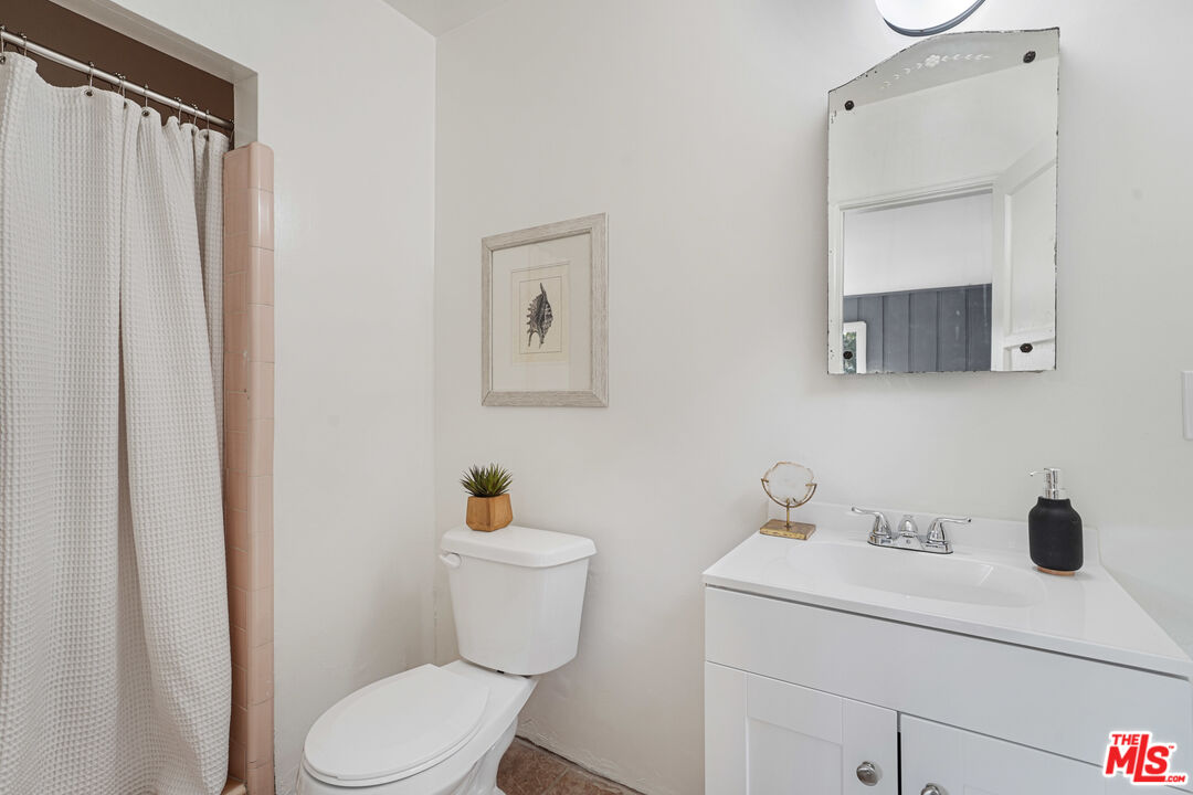 1834 Preuss Road Los Angeles, CA 90035 - Photo 22 of 25 Gallery Image 22