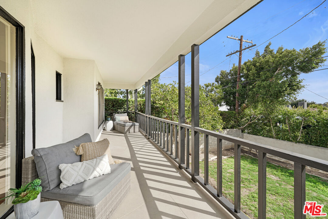 1834 Preuss Road Los Angeles, CA 90035 - Photo 8 of 25 Gallery Image 8