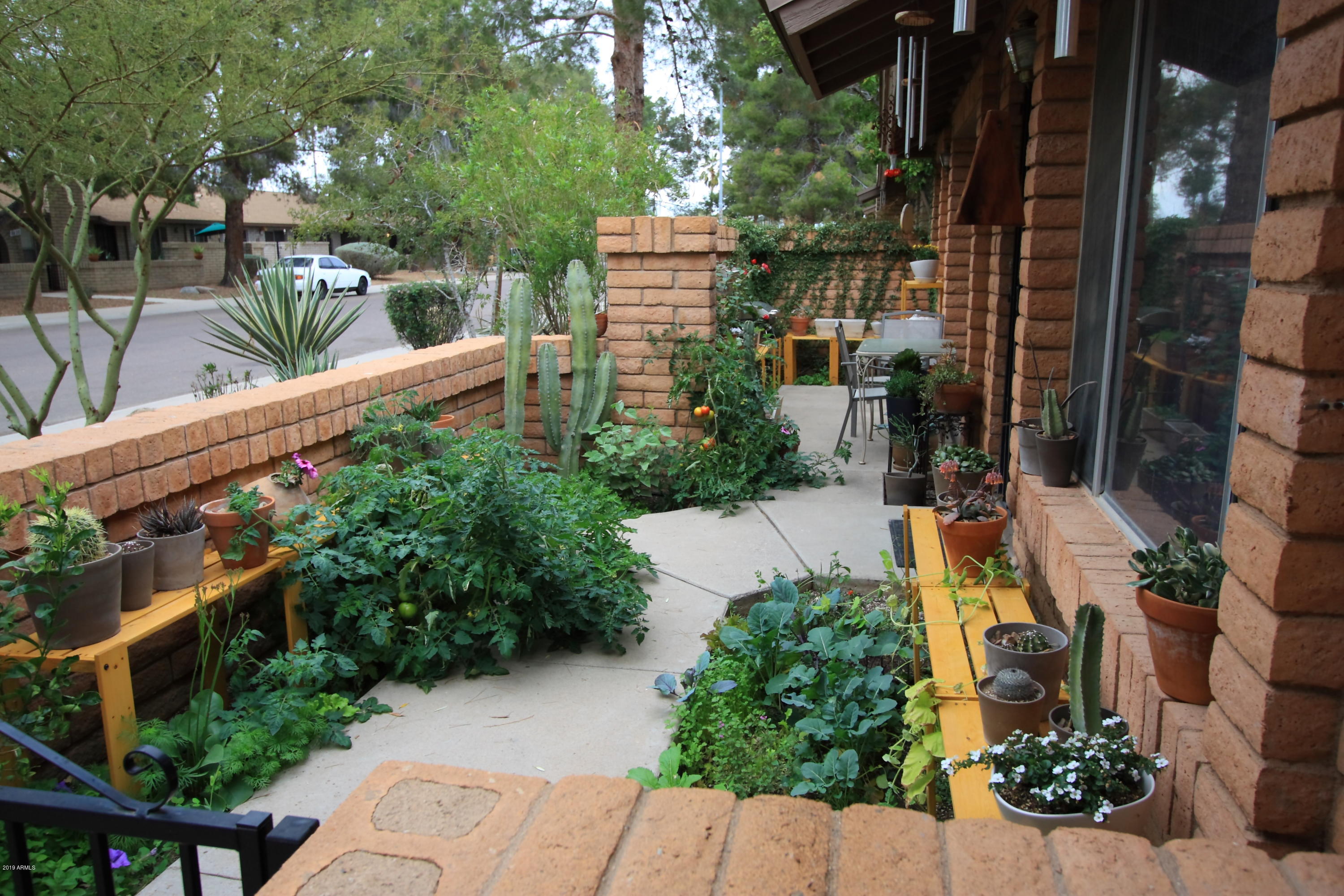 6427 South Newberry Road, Unit B Tempe, AZ 85283 - Photo 4 of 13 Front 3
