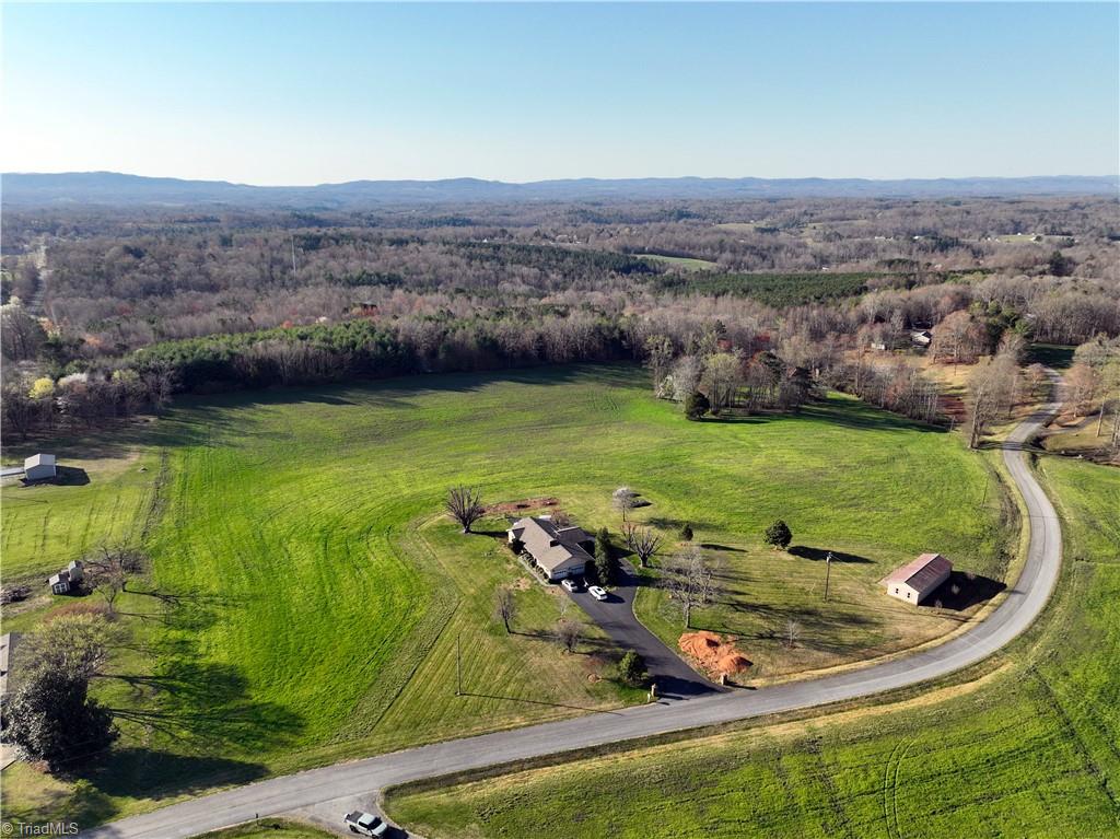 2 Edwards Blackburn Road Elkin, NC 28621 - Photo 3 of 26 Gallery Image 3