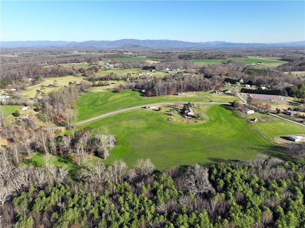 2 Edwards Blackburn Road Elkin, NC 28621 - Photo 4 of 26 Gallery Image 4