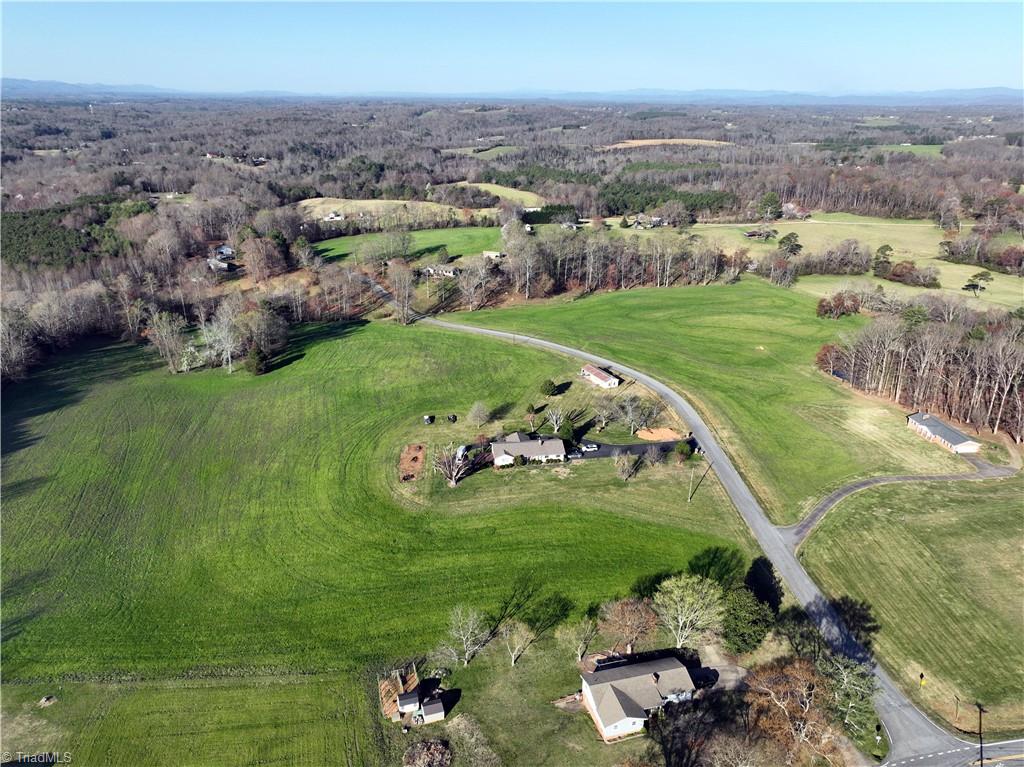 2 Edwards Blackburn Road Elkin, NC 28621 - Photo 5 of 26 Gallery Image 5
