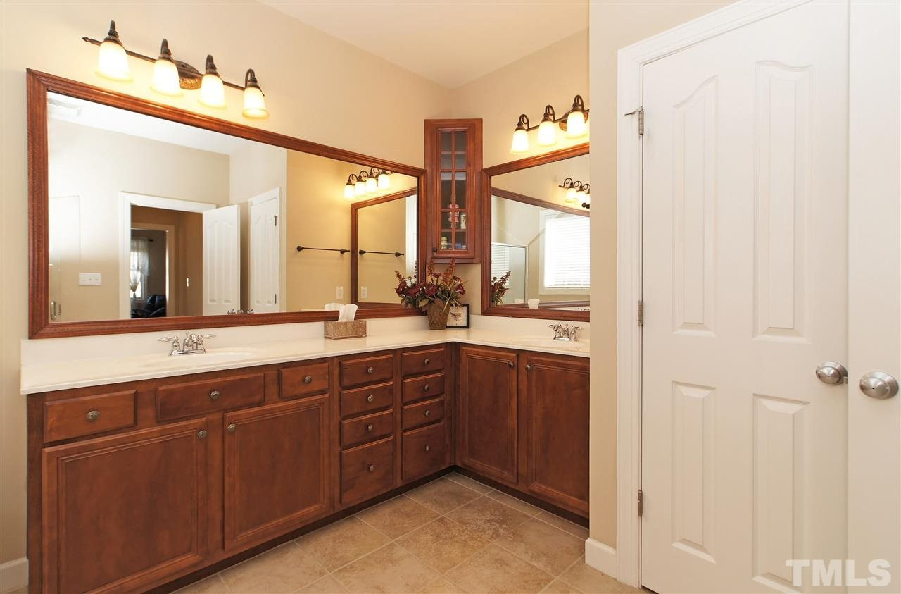 410 Rensford Place Cary, NC 27513 - Photo 14 of 25 Photo 14
