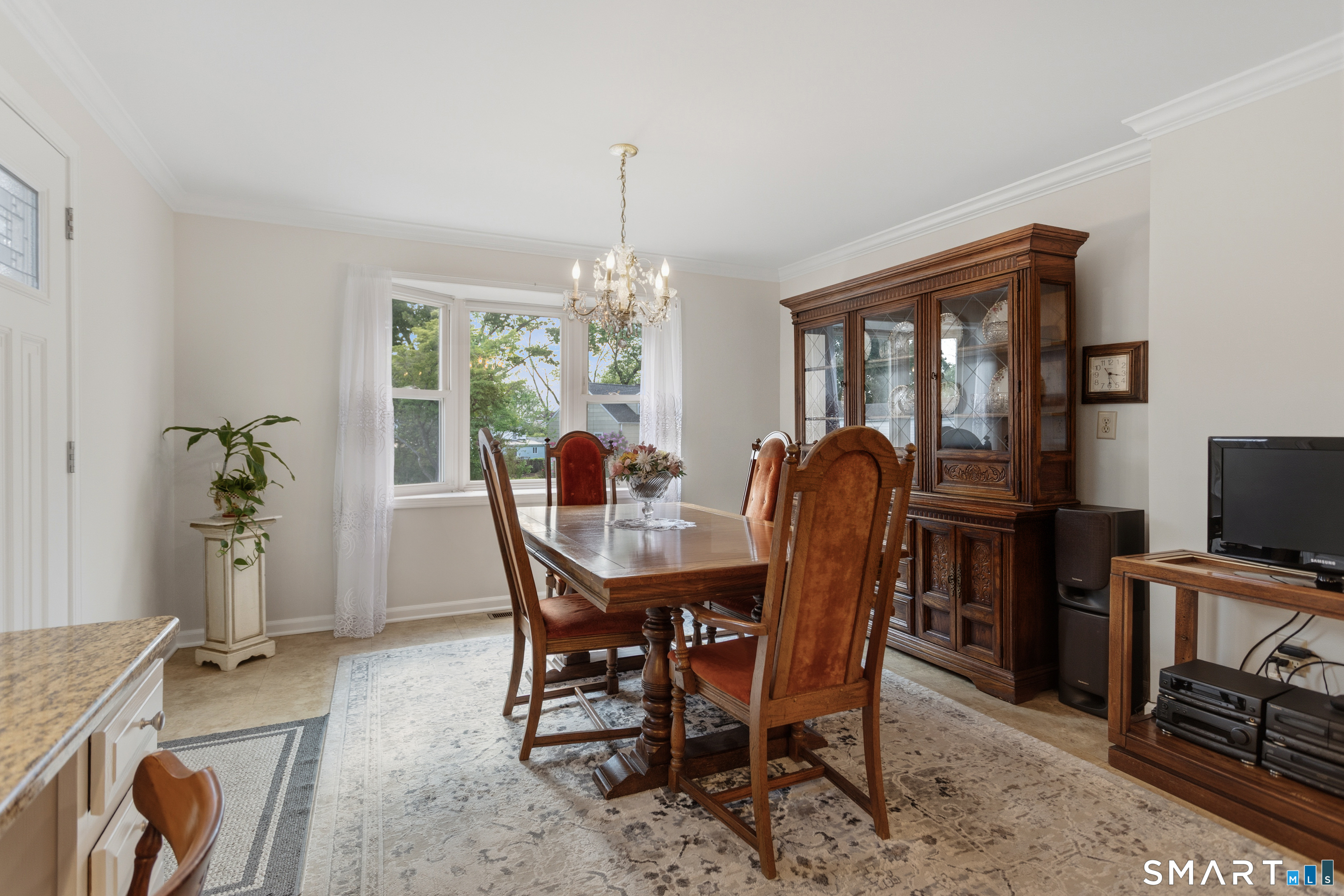 116 Stuart Avenue Norwalk, CT 06850 - Photo 9 of 31