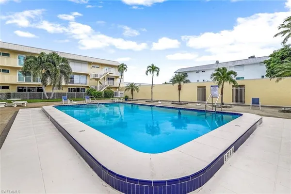$8,000 | 1100 8th Avenue South, Unit H227, Naples, FL 34102