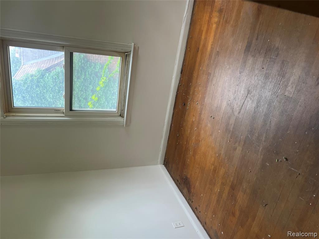 15135 Greenview Road Detroit, MI 48223 - Photo 8 of 11 Gallery Image 8