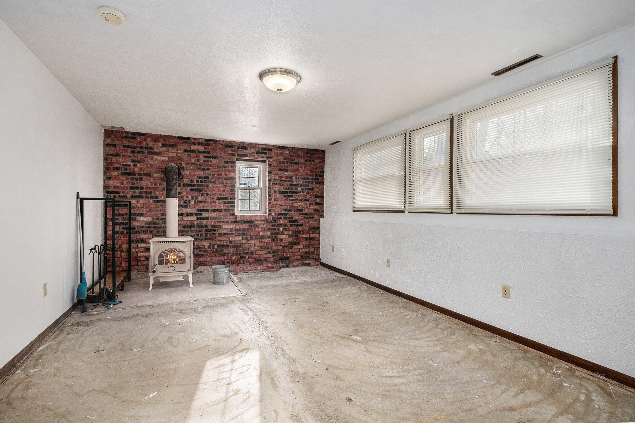 149 Hatfield Road Niles, MI 49120 - Photo 13 of 36 013_img_6001